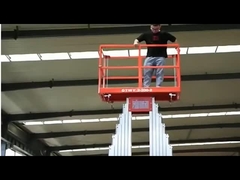 12 मीटर हाइड्रोलिक 2 पोस्ट एल्यूमीनियम मिश्र धातु मैन लिफ्ट एयर वॉक प्लेटफॉर्म के लिए किराए पर